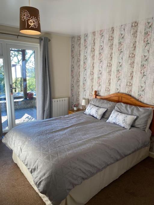 3 Bedroom With Hot Tub On Lovely Quiet In Cornwall Дом отдыха