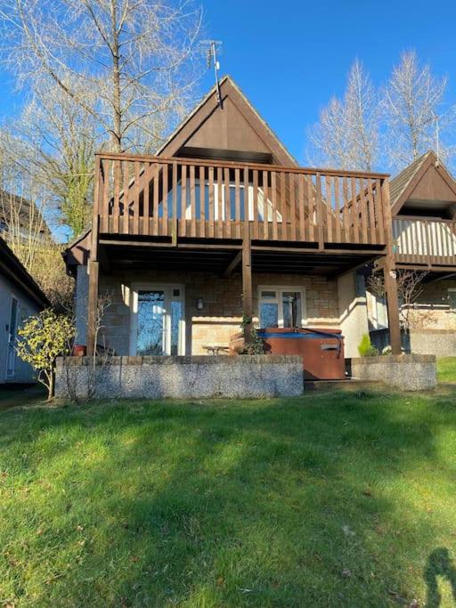 Дом отдыха 3 Bedroom With Hot Tub On Lovely Quiet In Cornwall *